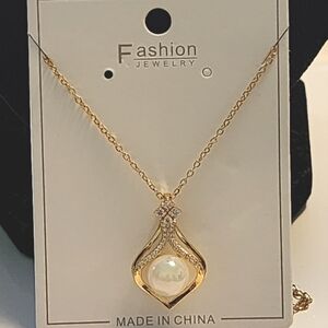 CLEARANCE💖Gold Plated Copper Pendant Inlaid Imitation Pearl